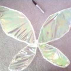 Cellophane Wings, Green Fairy Wings, Indoor Kids, A Wing, Diy Hat, Fairy Garden Accessories, Wings Design, Glue Gun, Hot Glue Gun