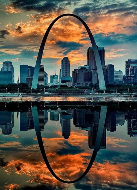 Saint Louis Arch, St Louis Skyline, Downtown St Louis, Kansas City Skyline, Sky Bridge, Goulash Recipes, Stl Cardinals, Wisconsin Travel, Missouri Tigers