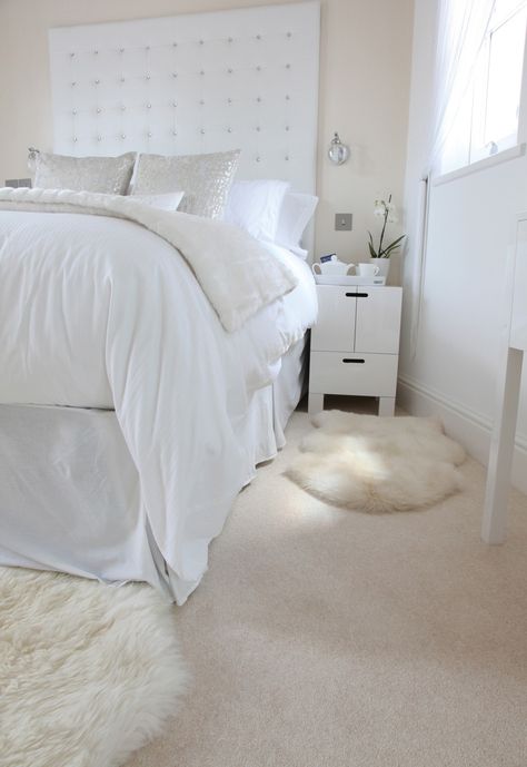 The carpet is just right and the white rugs accent it brilliantly, watch out for the staining though Cream Carpet Bedroom, White Carpet Bedroom, Bedroom Carpet Colors, Cream And White Bedroom, Stylish Master Bedrooms, Cream Bedrooms, Fresh Bedroom, Cream Carpet, Brighter Bedroom