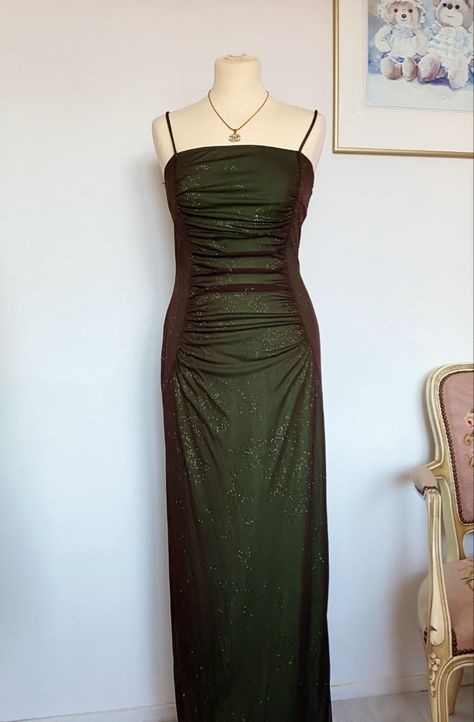 90s Green Prom Dress, Vintage Green Prom Dress, 90s Prom Dress Grunge Green, Green 90s Prom Dress, Green 90s Dress, Green Vintage Prom Dress, Green Prom Dress Aesthetic, Hoco Dress Green, 70s Prom Dress Vintage