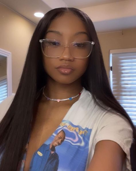 Da Don Donna on Instagram: “Don’t look at me look at my necklace” Braces And Glasses, Glasses Inspiration, Brown Skin Makeup, Girls With Glasses, Braids For Black Hair, Look At Me, Black Is Beautiful, Girl Face, Glasses Frames