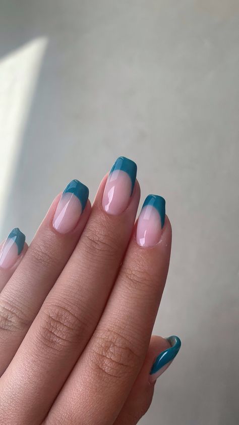 Dark Teal French Tips, Aqua Tip Nails, Costa Rica Nail Ideas, Blue Green French Tip Nails, French Nails Turquoise, Teal French Tip Nails Square, Turquoise Tip Nails, Turquoise Nails French Tip, Turquoise French Tips