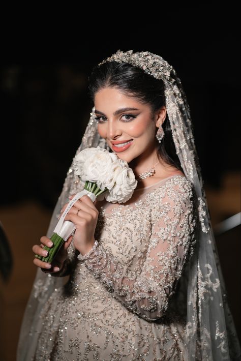 Arab weddings, Emirati wedding, emirati wedding photography, Arab wedding photography, Emirati bride portrait, bridal portrait Bride Photography, Photography