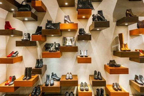 The Best Shoe Shops in Rome Shopping In Rome, Where To Buy Shoes, Rome Shopping, Shoe Shops, Rome Streets, Rome Attractions, Italian Shoes, Budget Hotel, Naturalizer Shoes