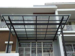 Kanopi Alderon Atap Paling Bagus | ASIA Bengkel Las Garden Lighting Design, Rooftop Patio Design, Porch Awning, Carport Canopy, Backyard Canopy, Carport Designs, Architect Design House, Duplex House Design, Unique House Design