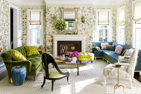 This Charming Weekend Escape Turns Floral Print into a Contemporary Accent Mixing Old And New Furniture, Ashley Whittaker, Greek Revival Home, Design Salon, A Living Room, Elle Decor, Cheap Home Decor, New Furniture, Connecticut