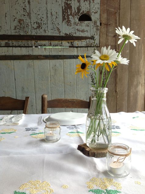 Milk Jar Centerpieces, Milk Bottle Centerpiece, Milk Jars, Hospitality Ideas, Vase Painting, Milk Jar, Tin Flowers, Jar Centerpieces, Glass Milk Bottles