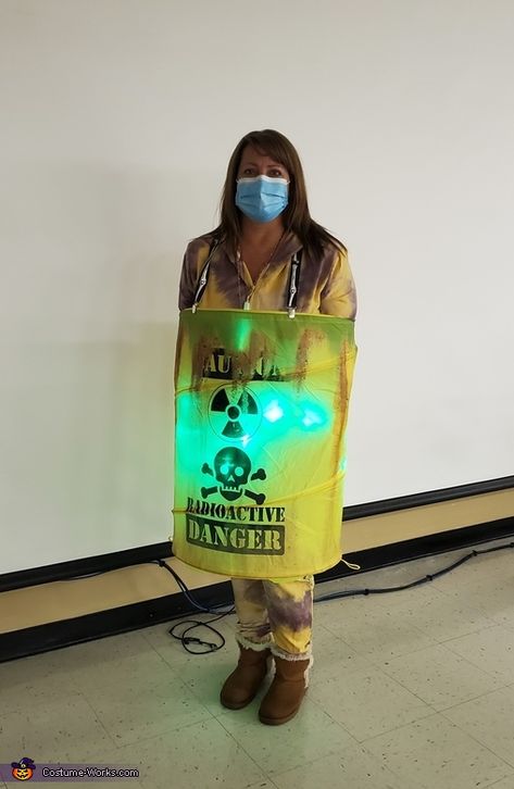 Radioactive Costume, Office Halloween Themes, Science Costumes, Radiologic Technology, Iv Bag, Office Halloween, Homemade Costume, Costume Works, Zombie Costume