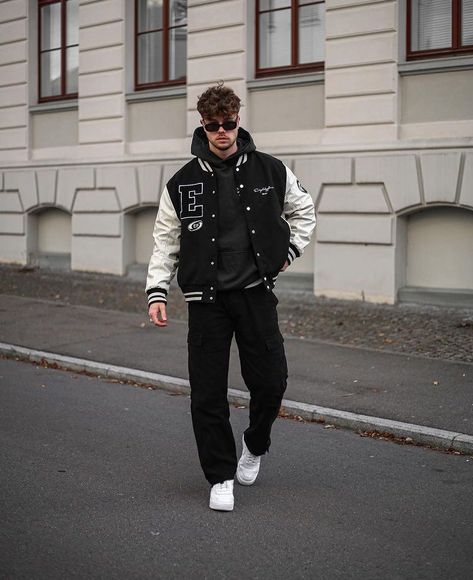 Varsity Outfit, College Outfits Men, Varsity Jacket Outfit, Fashion Outfits Men, Outfits Men Streetwear, Streetwear Winter, Winter Inspiration, Winter Streetwear, Outfit Streetwear