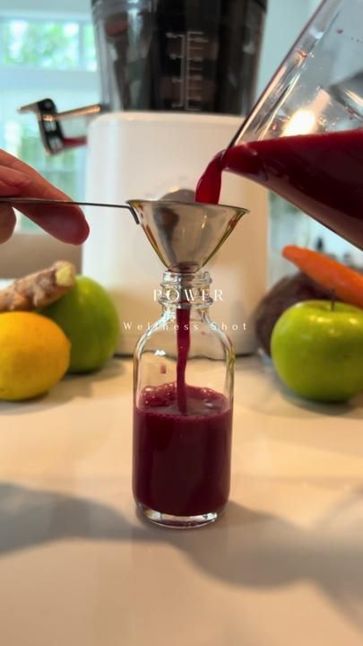 Healthy Shots Detox Health, Homemade Energy Drink, Energy Drink Recipe, Diy Wellness, Natural Energy Drinks, Fruit Health, Healthy Energy Drinks, Energy Shots, Homemade Juice