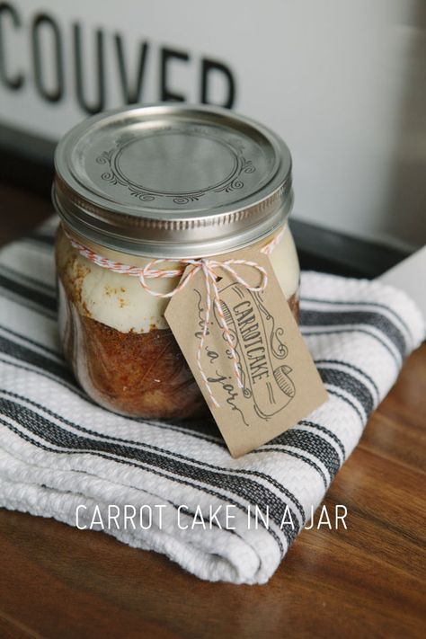 the next big thing in desserts Carrot Cake In A Jar, Desserts Mexican, Noodles Healthy, Mason Jar Cakes, Mason Jar Desserts, Recipes Fruit, Jar Recipes, Freezer Recipes, Cake In A Jar