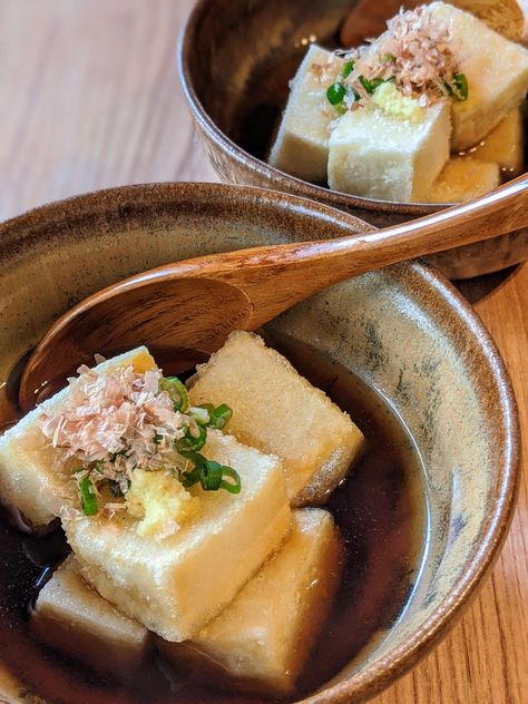 Agedashi Tofu, Bonito Flakes, Tofu Soup, Easy Japanese Recipes, Tofu Dishes, Silken Tofu, Japanese Kitchen, Fried Tofu, Japanese Cooking