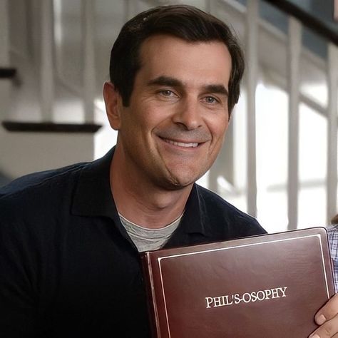 Modern Family Phil, Relatable Characters, Phil Dunphy, Dont Trust People, Phil 3, Closer To The Sun, Family Tv, Tv Show Outfits, Family Doctors