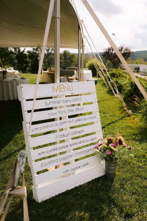 Maine Beach Wedding Ideas, New England Wedding Decor, Lake Wedding Ideas Summer, Summer Wedding Outside, Lakefront Wedding Reception, Backyard Coastal Wedding, Lake House Wedding Decor, Lake House Wedding Ideas, New England Wedding Aesthetic