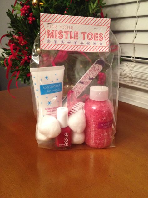 Mani Pedi Gift Basket Ideas, Pedicure Ideas Christmas, Pedicure Gift Ideas, Kids Pedicure Ideas, Christmas Pedicure Ideas, For Your Mistletoes, Christmas Pedicure, Mistletoe Gift, Santa Ideas