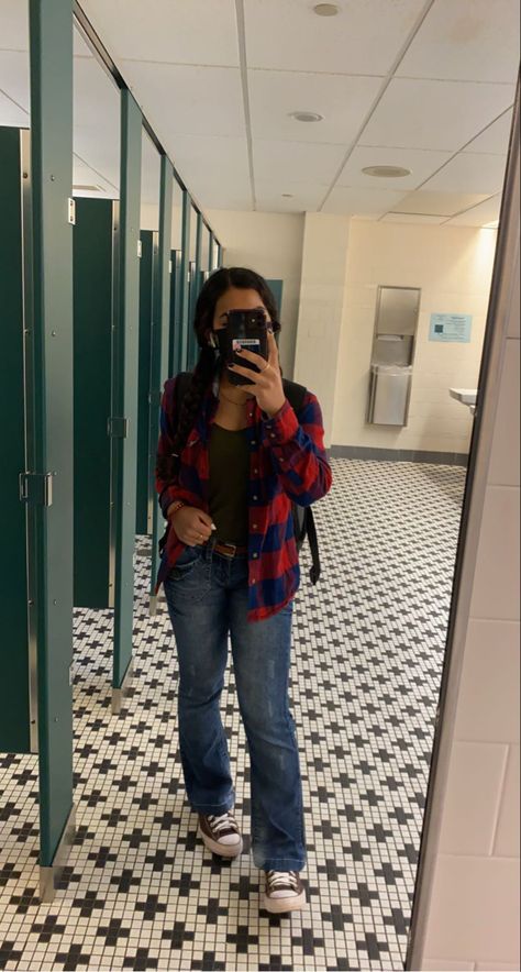 Brown converse, y2k bootcut jeans, belt, brown tank top, flannel Bootcut Jeans And Flannel Outfit, Flannel With Flare Jeans, Flannel Tank Top Outfits, Bootcut Jeans Converse, Bootcut Jeans With Converse, Jeans And Flannel Outfit, Converse Y2k, Converse Shoes Outfit, Flannel Outfits Summer