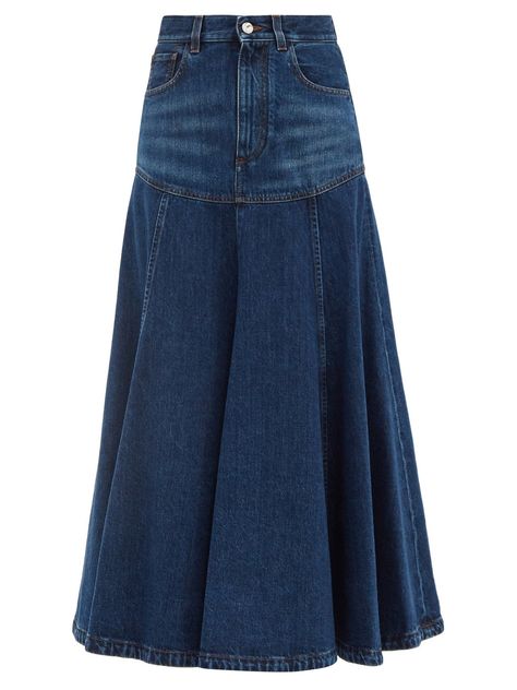 Gonne di jeans PE 2022: i modelli più trendy in 6 outfit | Vogue Italia Long Skirt Jeans, A Line Denim Skirt, Long Jean Skirt, Denim Skirt Outfits, Dusky Blue, Long Denim Skirt, Calling Card, Designer Denim, Patchwork Denim