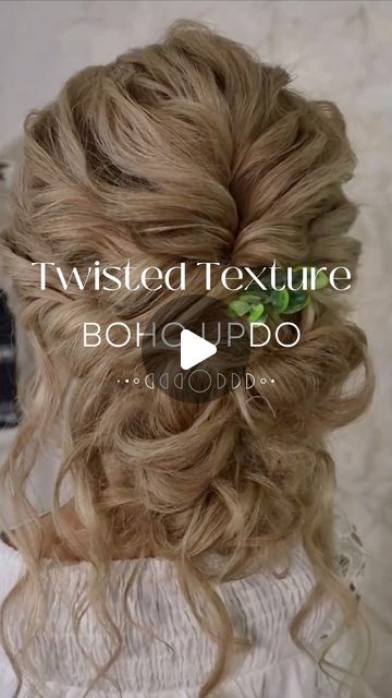 Textured Updo Wedding, Hair For Bridesmaids, Hair Ideas Bridesmaid, Diy Bridesmaid Hair, Updo Wedding Hair, Boho Hair Tutorial, Bridesmaid Hair Ideas, Textured Updo, Wedding Hair Ideas