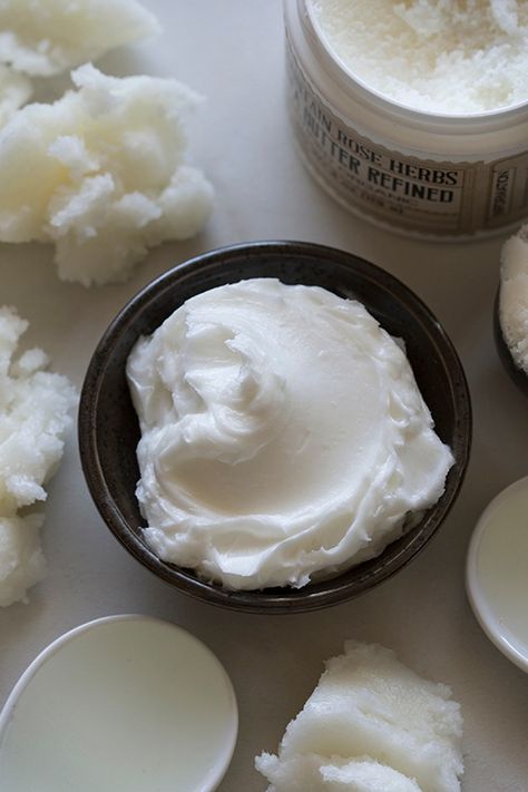 Bowl of whipped shaving cream sitting on counter next to shea butter and kukui nut oil Whipped Shave Butter, Butter Ideas, Homemade Shaving Cream, Natural Shaving Cream, Best Shaving Cream, Shave Butter, Homemade Body Butter, Mint Essential Oil, Natural Body Care