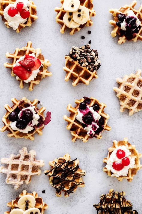 Mini Waffle Recipe, Brunch Waffles, Mini Waffles, Easy Waffle Recipe, Mini Breakfast, Dessert Waffles, Waffle Maker Recipes, Waffle Bar, Simple Pantry