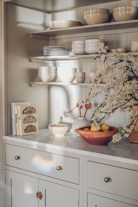 Kitchen Devol, Rustic Villa, Fitted Cabinets, Devol Kitchens, Loft Kitchen, Pantry Wall, Neutral Kitchen, English Kitchens, Food Stories