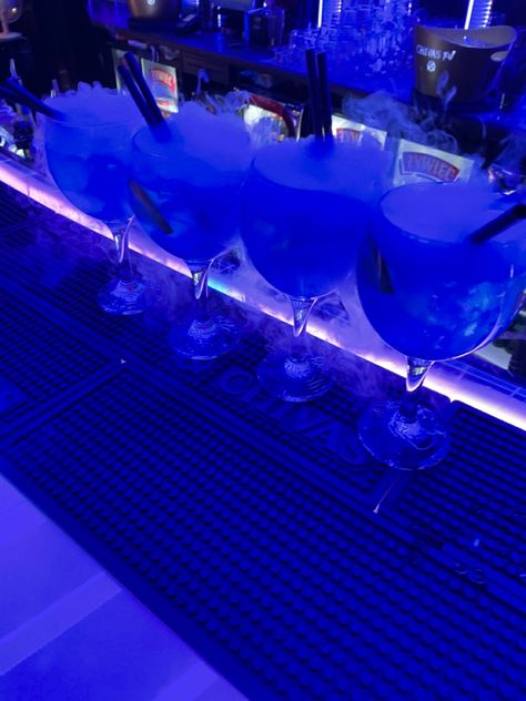 Blue Bar Aesthetic, Crazy Drinks, Moodboard Images, Aesthetic Money, Alcohol Bar, Night Bar, Blue Drinks, 18th Century Clothing, Blue Bar