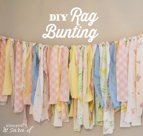 {easy} DIY Rag Bunting. Maybe as a valence or a way to do up the vintage window in Bean's room Bunting Ideas Unusual, Rag Bunting, Bunting Banner Template, Boho Bunting, Fall Bunting, Outdoor Bunting, Rag Banner, Lace Bunting, Bunting Tutorial