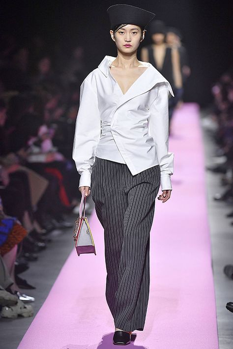 Asymmetric Button Down Shirt, Asymmetrical Button Down Shirt, White Shirt Runway, Shirt Runway, Button Up Fashion, Cutout Shirts, Tie Up Shirt, Hot Topic Shirts, Classic White Shirt