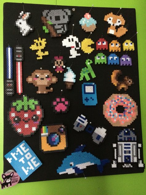 Perler bead display: cork board and pins Perler Bead Display Ideas, Display Perler Bead Creations, Bead Display Ideas, Perler Bead Display, Bead Display, Perler Bead Creations, Bead Creations, Perler Crafts, Bead Board