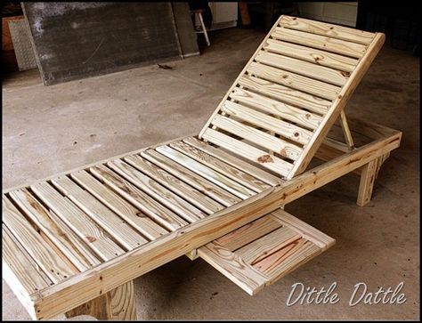 Lounge Chair Diy, Ikea Stocksund, Pool Chaise, Pallet Lounge, Moving Art, Pallet Garden Furniture, Lounge Ideas, Double Chaise, Chaise Lounges