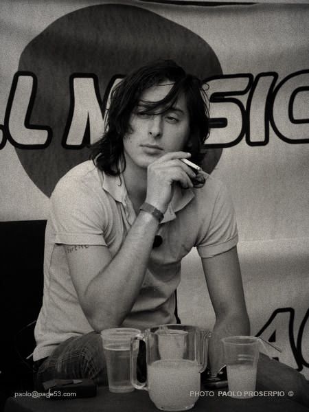 Carl Barat, Japanese Living, Pete Doherty, The Libertines, Kate Moss, Tumblr Blog, Che Guevara, Bar, Human