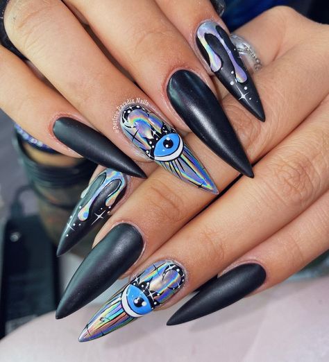 Gothic Multi-Shop Marketplace on Instagram: “Would you get these nails? I love the dripping purple! ✨👁✨ 📷 @desiree_paradix_nails . . . #nails #nailsofinstagram #nailstylist…” Finger Biting, Hand Nails, Creative Nail Art, Evil Eye Nails, Witch Nails, Crazy Nail Art, Eye Nail Art, Witchy Nails, Art Guide