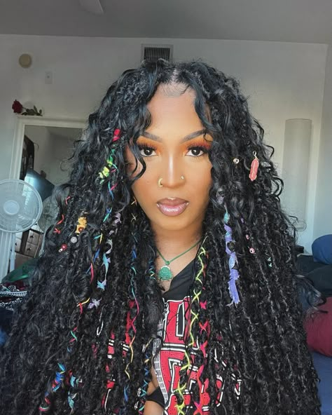 Medusa Locs, Human Hair Faux Locs, Big Twist Braids Hairstyles, Faux Locs Hairstyles, Hippie Hair, Hair Techniques, Protective Hairstyles Braids, Pretty Braided Hairstyles, Flat Iron Hair Styles