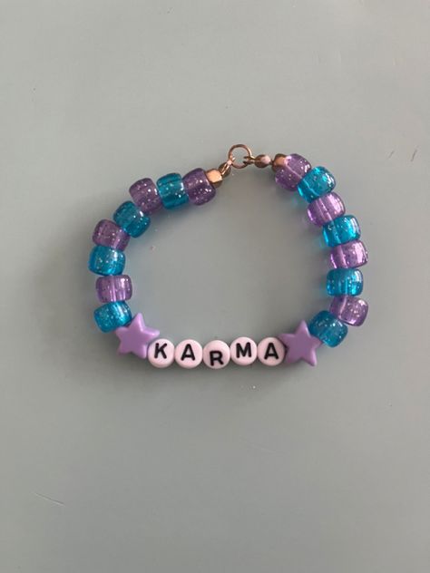 Karma Friendship Bracelet, Taylor Bracelets, Taylor Bracelet, Friendship Bracelets Ideas, Karma Bracelet, Bracelet Inspo, Friendship Bracelets Designs, Kandi Bracelets, Diy Bracelet Designs