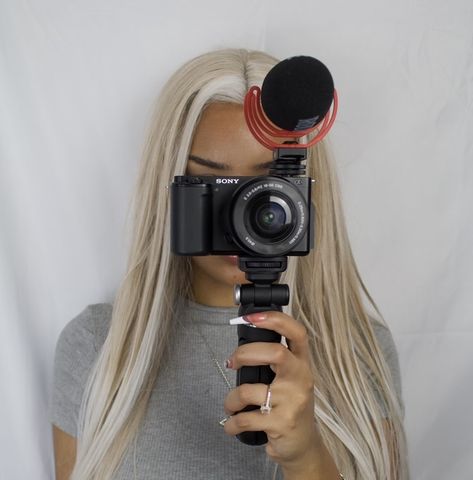 Girl holding camera in front of her face Sony Zv-e10, Vlog Ideas, Youtube Aesthetic, Influencer Aesthetic, Camera Sony, Soft Life, Influencer, Instagram Photos, Photo And Video