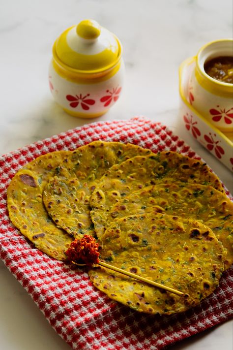 If you are a gujarati you must know that Thepla and Chundo are best combination to have as snack or breakfast or Tea time snack. #food #gujarati #gujaratifood #gujarativangi #gujaratirecipe #photography #foodblogger #foodpics #foodphotographer #mango Gujarati Snacks Tea Time, Gujarati Aesthetic, Gujarati Breakfast, Gujarati Snacks, Breakfast Photography, Gujarati Recipes, Tea Time Snacks, Healthy Lifestyle Food, Indian Aesthetic