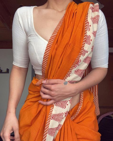 Saree Jacket, Saree Jacket Designs, Sleeveless Blouse Designs, Saree Jackets, Jacket Designs, Chanderi Saree, Cotton Saree Designs, Chanderi Silk Saree, Cotton Sari