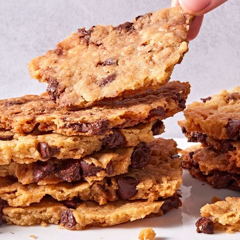 Delish Cookie Brittle Recipe, Cookie Brittle, Chi Chi's, Perfect Roast Chicken, Brittle Recipes, Crispy Cookies, Cookie Brownie Bars, Choc Chip Cookies, Roast Chicken Recipes