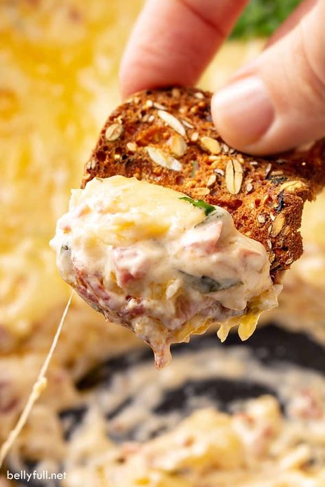 Reuben Dip Baked, Corned Beef Dip Cream Cheese, Corn Beef Dip Cream Cheese, Corned Beef Appetizer Recipes, Corn Beef Dip, Corn Beef Dip Recipe, Sauerkraut Dip, Ruben Dip, Reuben Appetizer