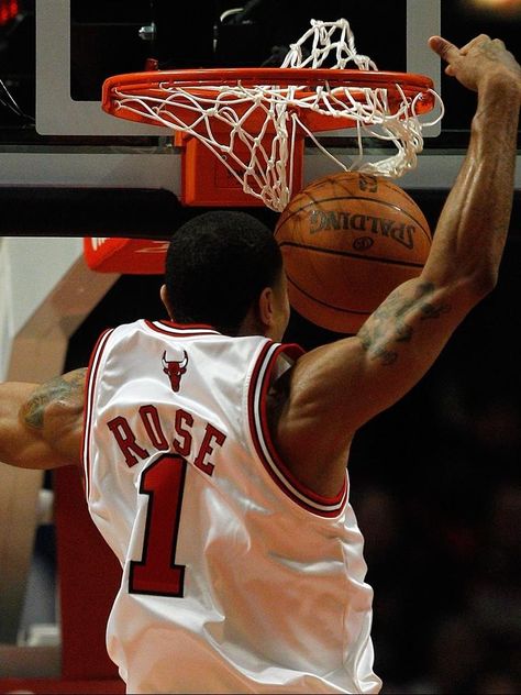 Derrick rose is back Derrick Rose Pfp, Derrick Rose Aesthetic, D Rose Basketball, Derrick Rose Bulls, Derrick Rose Dunk, Derrick Rose Wallpapers, Rose Pfp, Rose Bulls, Pfp Pinterest