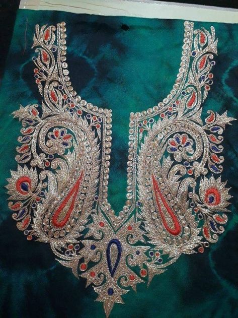 Tilla Embroidery Designs, Tilla Work Embroidery Suits, Tilla Work Embroidery, Gold Work Embroidery, Corset Sewing Pattern, Kurti Embroidery, Hand Embroidery Dress, Velvet Dress Designs, Designer Punjabi Suits