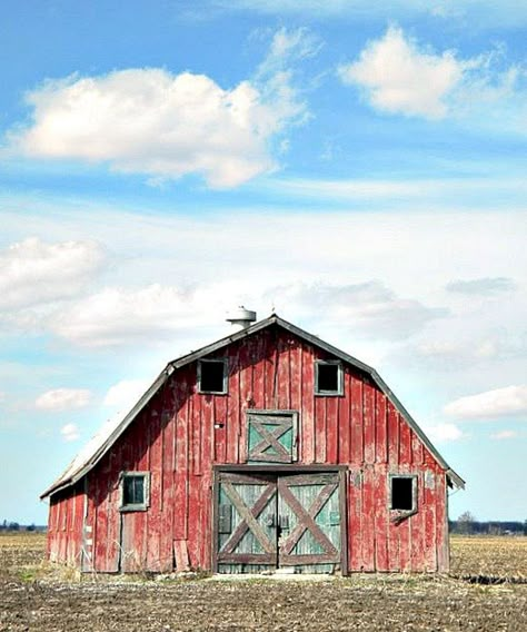 45 Beautiful Rustic and Classic Red Barn Inspirations https://freshouz.com/45-beautiful-rustic-classic-red-barn-inspirations/ American Barn, Barn Pictures, Country Barns, Barn Painting, Barn Art, Barns Sheds, Home Architecture, In The Middle Of Nowhere, Middle Of Nowhere