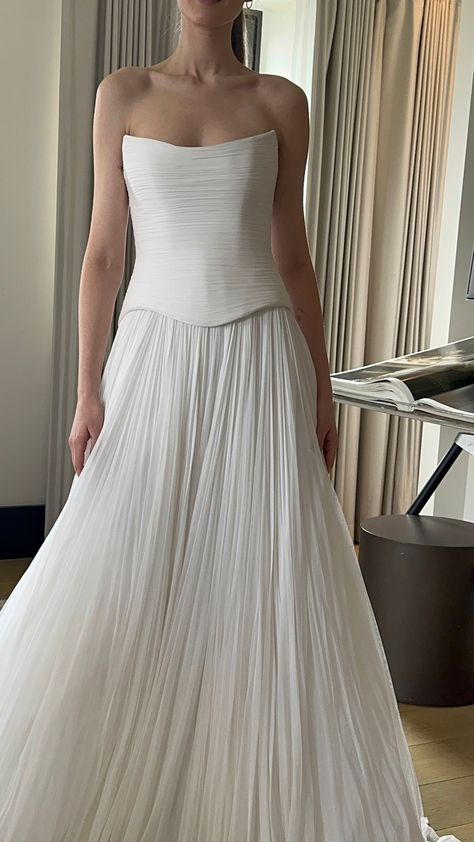 Strapless wedding gown with tulle skirt and basque waist (Designer: Dana Harel) Tulle Drop Waist Wedding Dress, Dana Harel Bridal, Corset Wedding Dress Vintage, Haul Ideas, Wedding Dress Pleated, Basque Waist Wedding Dress, Strapless Satin Wedding Dress, Pleated Wedding Dress, Dana Harel