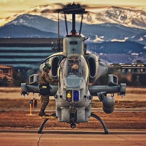 Cobra Helicopter, Run Photo, Bell Helicopter, Air Fighter, Military Support, Military Combat, Military Jets, Military Helicopter, Army Vehicles