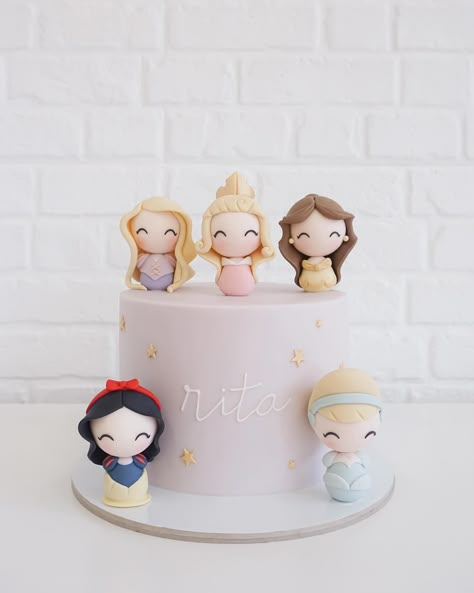 Princess Cake Buttercream, Disney Princess Birthday Cake, Fondant Princess, Princess Theme Cake, Fiesta Cake, Disney Princess Cake, Disney Birthday Cakes, Princess Birthday Cake