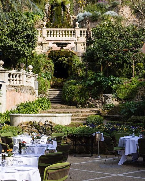 A true hidden paradise in the middle of Rome - Hotel de Russie. Have a look at travel-worldclass.com for more inspiration (link in… | Instagram Lunch Photo, Euro Tour, Roman Garden, Boutique Hotels Design, Milan Travel, Italy Magazine, Rome Hotels, Luxury Exterior, Swan Princess