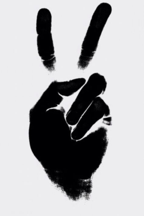 Deuces Charcoal Drawings, White Photo, Pics Art, Design Graphique, 로고 디자인, Hippie Chic, Peace Sign, Urban Art, Iphone 4