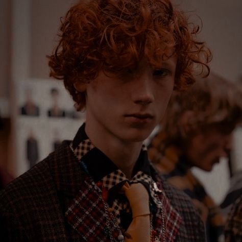 Weasley Face Claim, Ron Weasley Fan Cast, Aesthetic Ron Weasley, Ron Weasley Fancast, James Potter Sister Face Claim, Victorie Weasley, Ron Weasley Aesthetic Photos, Weasley Twins Face Claim, Weasley Aesthetic