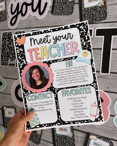 Meet the teacher, but make it cute! 🤍📓 Meet Your Teacher letters are perfect for back to school folders, open house packets, or even hanging outside your classroom door so families can learn more about you and how they can contact you if needed. Edit the text to include your favorite things, contact info, and a quick introduction. ⭐️ Comment TEACHER and I will send you a DM with the link! #meettheteacher #backtoschoolprep #teachertools #teacherlife #classroomideas Meet The Teacher Open House Ideas, School Open House Ideas, Para Educator, Meet Your Teacher, Teacher Letters, Teacher Introduction, Welcome To Class, School Open House, Teacher Posters