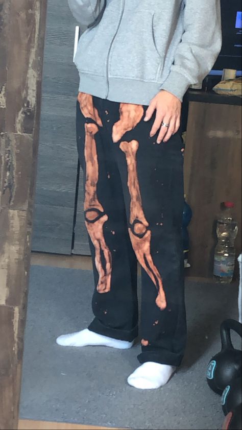 Bleached Pants Outfit, Skeleton Pants Bleach, Diy Skeleton Pants, Skeleton Bleached Jeans, Skeleton Legs Pants, Alternative Fashion Pants, Black Pants Bleach Art, Bleach Pants Ideas Black, Bleach Paint Pants